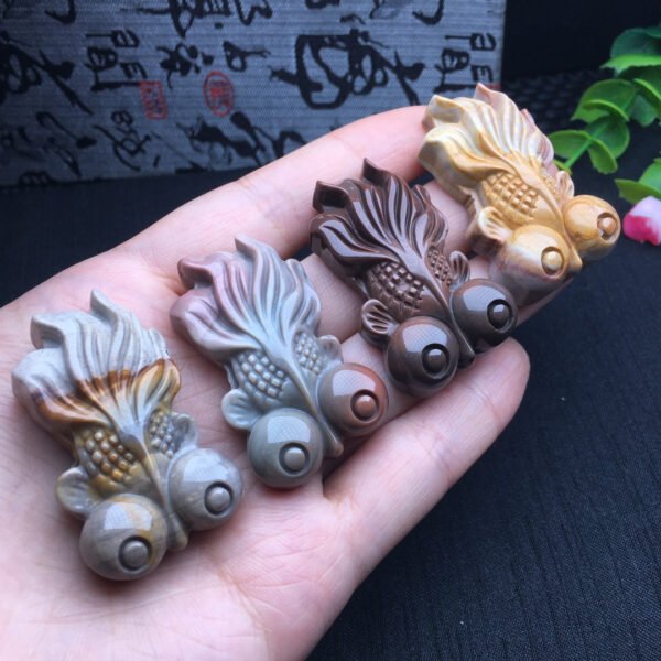 Alashan goldfish small piece 💕 Specification 25mm ✨ one million nineteen thousand one hundred and eighty-nine