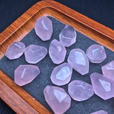 Powder crystal shaped small piece 💕 Specification 14mm ✨ one million twenty-two thousand and twenty-nine