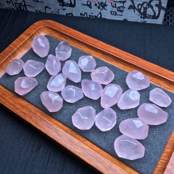 Powder crystal shaped small piece 💕 Specification 14mm ✨ one million twenty-two thousand and twenty-nine