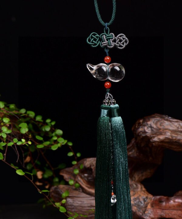 White crystal gourd car hanging, gourd size approximately 46.8 * 22.2mm10230886549