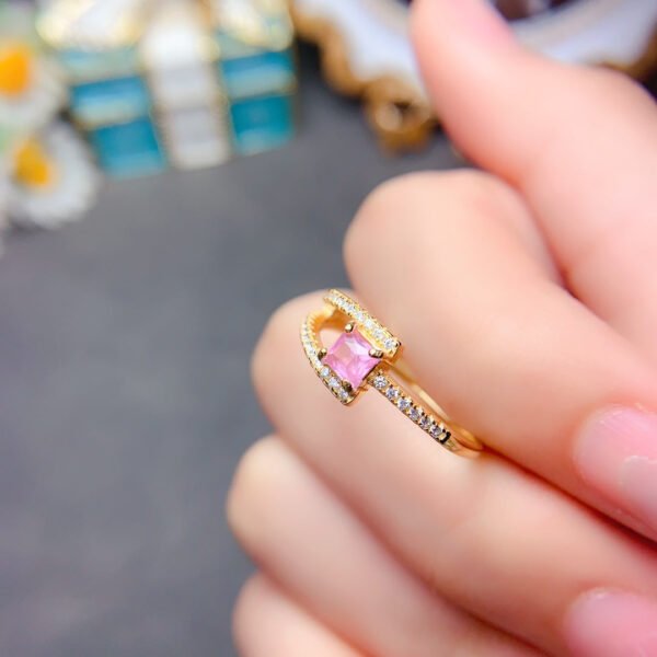 Pure natural Myanmar unburned spinel ring, main stone size 4 * 5mm2610140236