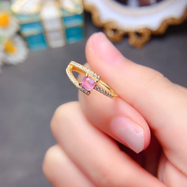 Pure natural Myanmar unburned spinel ring, main stone size 4 * 5mm2610140236