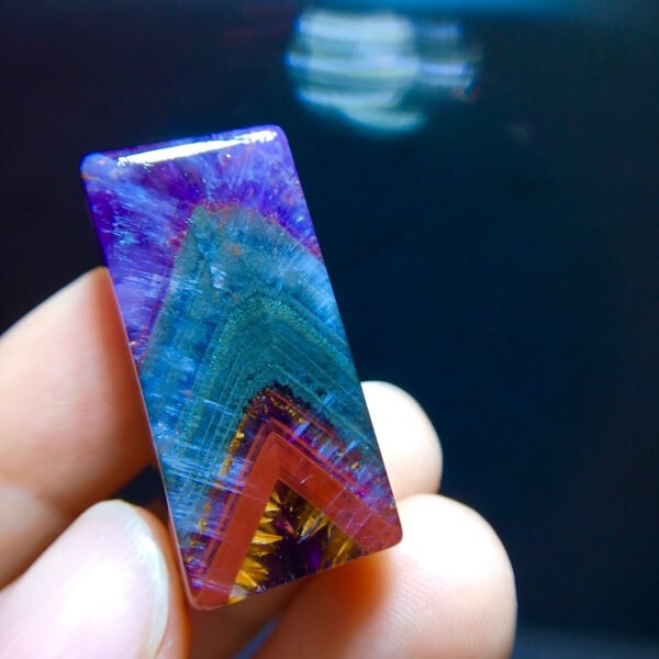 Aurora 23 Pyramid Impossible Plate Square Plate Material Pendant, Size 32.2/15.2/10.8mm2610938356