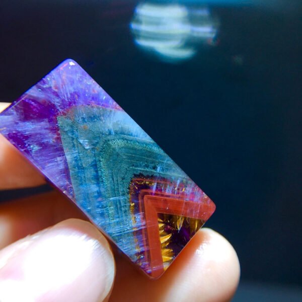 Aurora 23 Pyramid Impossible Plate Square Plate Material Pendant, Size 32.2/15.2/10.8mm2610938356