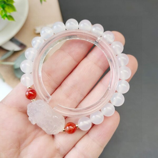 Natural agate pixiu bracelet with agate beads with a diameter of 8mm2610019561