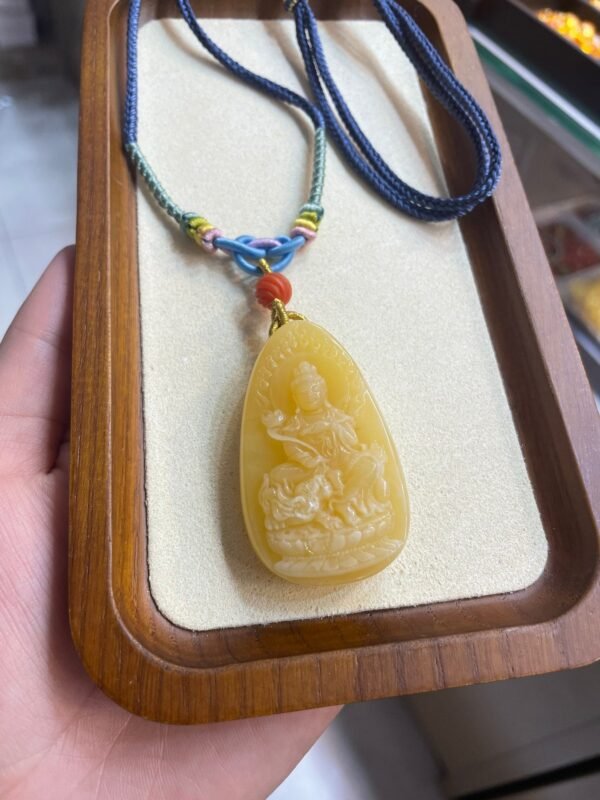 Chicken oil yellow honey wax Guanyin pendant, size 48.7x29.1x14.5mm, weight 13.01g left2710690315