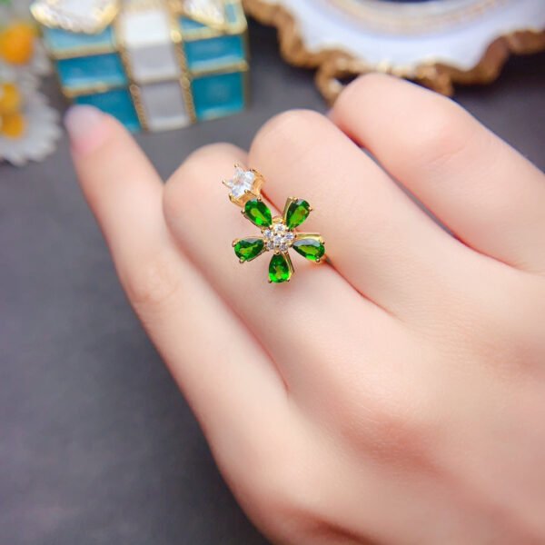 Natural diopside ring shipment, main stone size 3 * 5mm2810130189