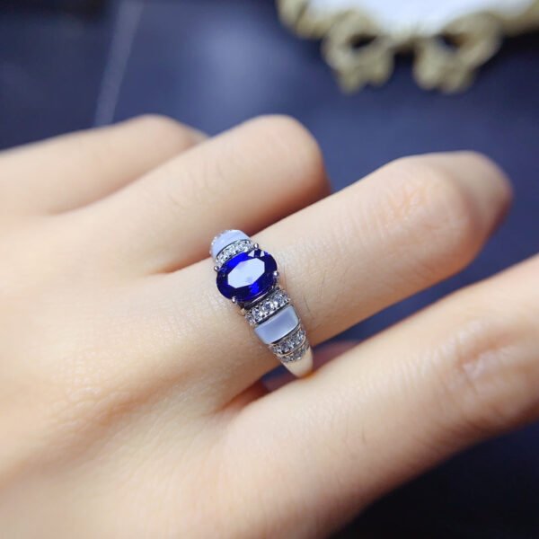 Natural sapphire ring, main stone 5 * 7mm
