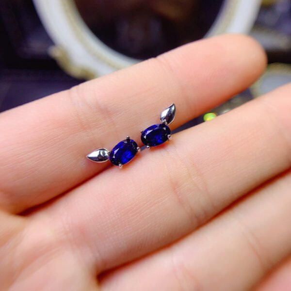 Natural Sri Lankan unburned sapphire earrings, main stone size 4 * 6mm0211170144