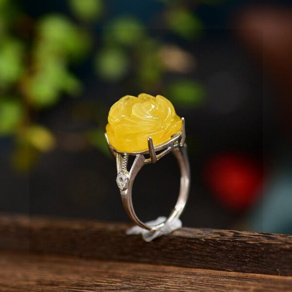 Natural Honey Wax Peony Flower Ring, Size: 16 * 14.4mm0311065187