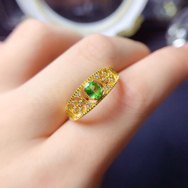 Super Shiny ✨ The Shackleberry Ring, with a main stone size of 4 * 5mm0411180872