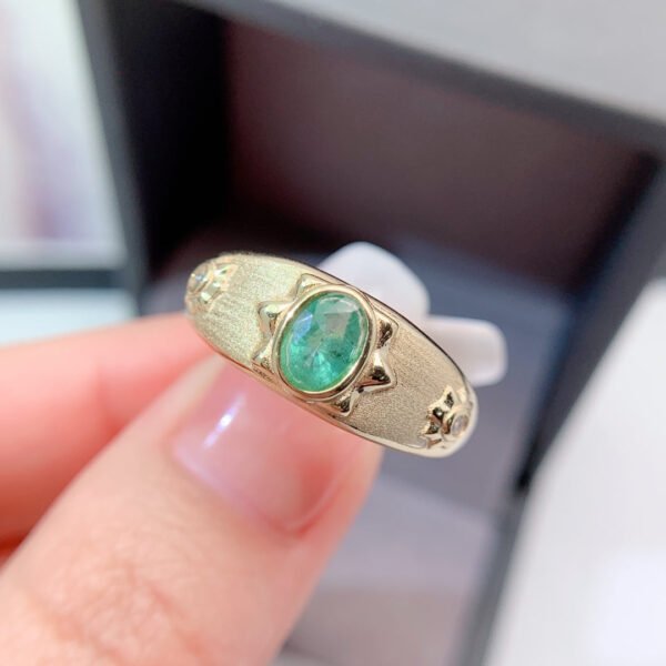 Pure natural Colombian emerald ring, main stone size 4 * 6mm0411190564
