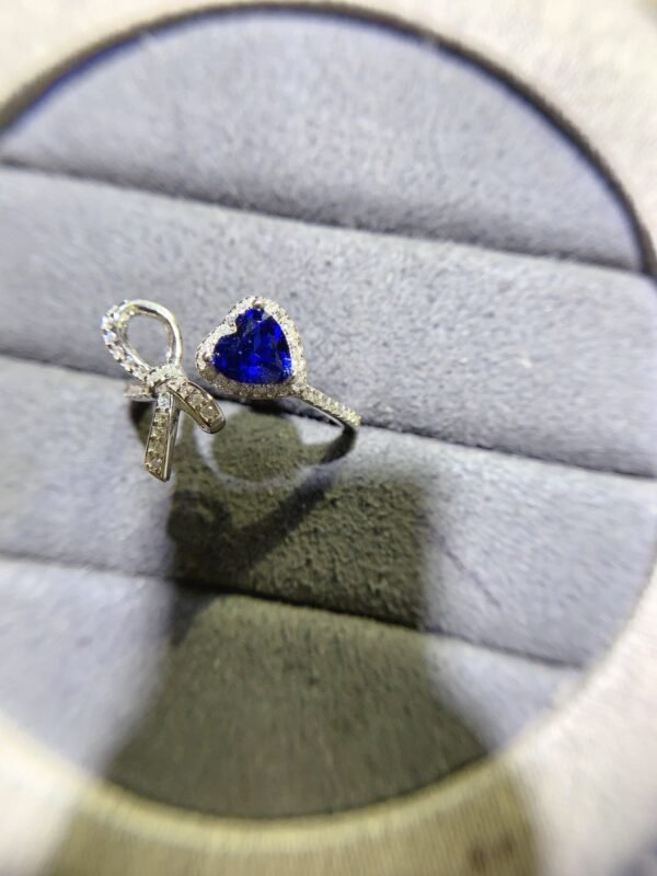 Hot selling sapphire ring with a main stone core of 6mm0811120549