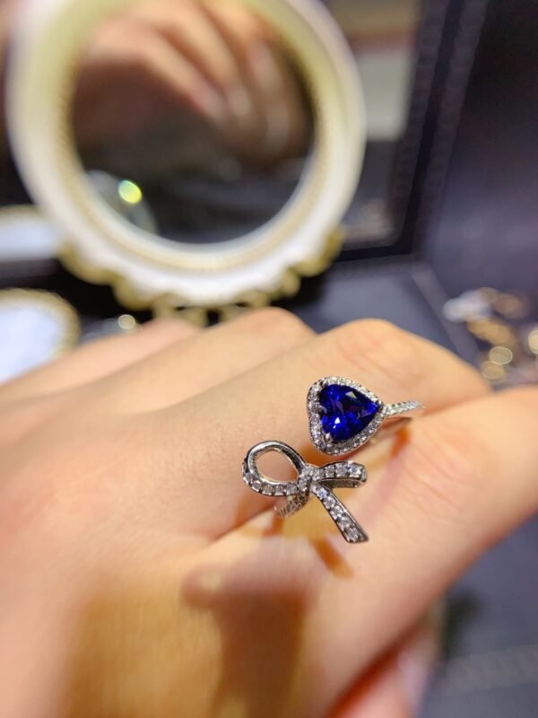 Hot selling sapphire ring with a main stone core of 6mm0811120549