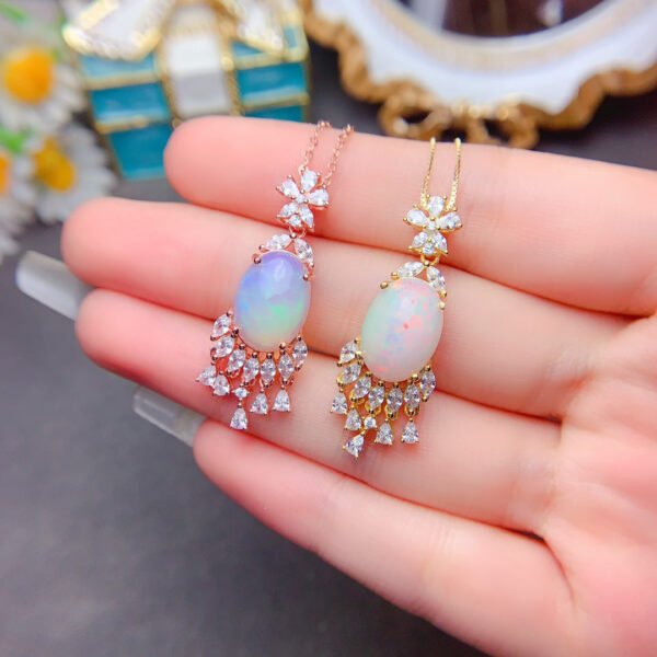 Pure natural dazzling white opal pendant, with a main stone size of 10 * 14mm1113375188