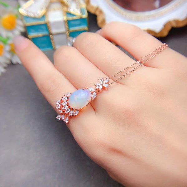 Pure natural dazzling white opal pendant, with a main stone size of 10 * 14mm1113375188