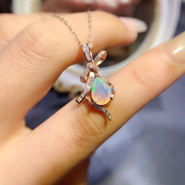 Pure natural dazzling white opal pendant, with a main stone size of 6 * 8mm,1114130277
