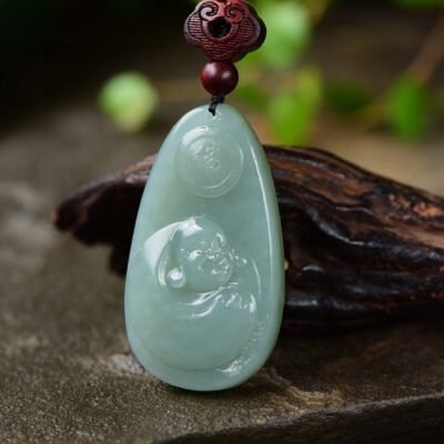 The naturally selected Hetian Yuengong pendant has a size of about 49.6 * 27.6 * 8.8mm.1114119822