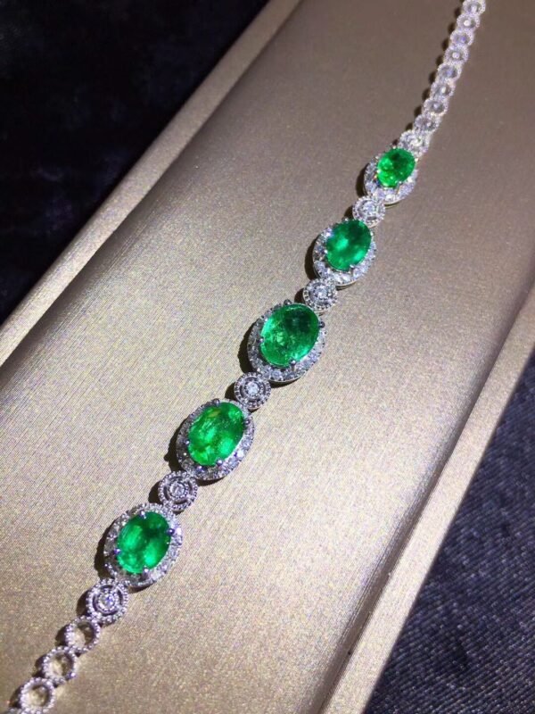 Luxury natural Columbia emerald bracelet, bare stone specification: 3 * 4+3 * 5+4 * 6mm1115399466