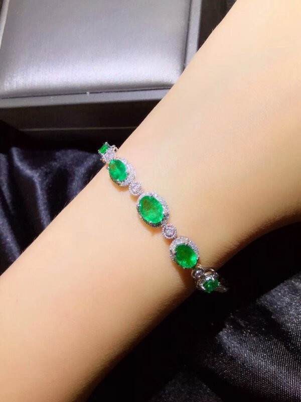 Luxury natural Columbia emerald bracelet, bare stone specification: 3 * 4+3 * 5+4 * 6mm1115399466