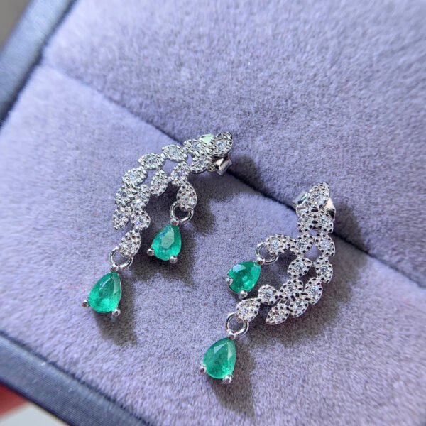 , pure natural Columbia emerald earrings, main stone size 3 * 4+4 * 5mm1115299155